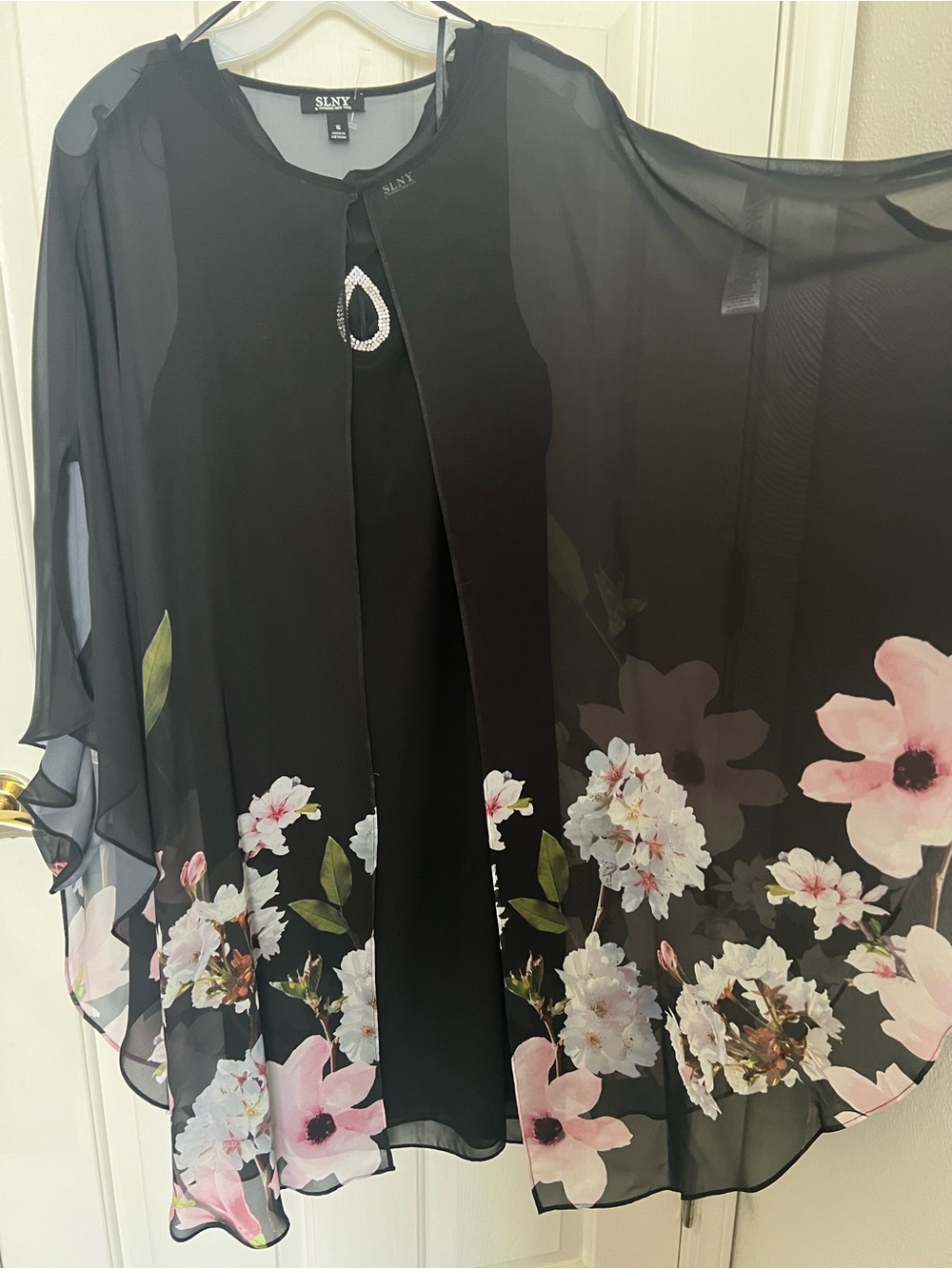 Black Floral Chiffon Overlay with Brooch Elegant Dress - Picture 2 of 8